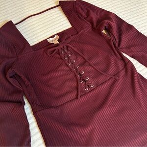 Lace-Up Long Sleeve  Women’s Top Square Neckline Size M Deep Cherry Red